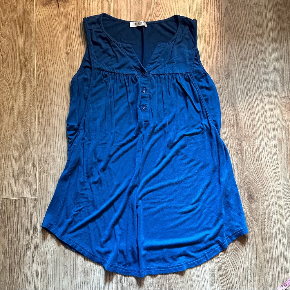 Women’s NWOT Maternity Postpartum Nursing Blue Tank Top in Size Small